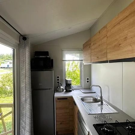 Кемпинг Mobil-home, Animaux Admis - 6 Pers. - Api-1-52-2816 Saint-Martin-Lars-en-Sainte-Hermine